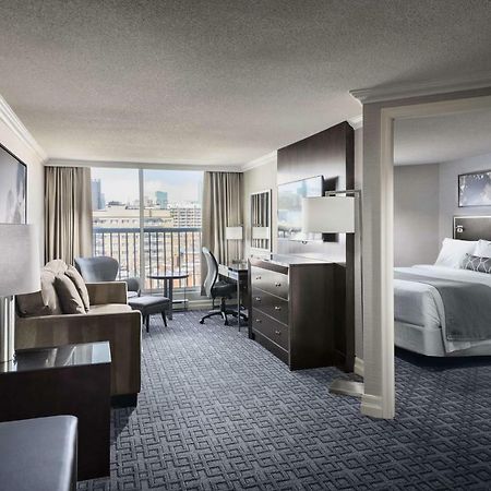 Best Western Plus Ottawa Downtown Suites Экстерьер фото