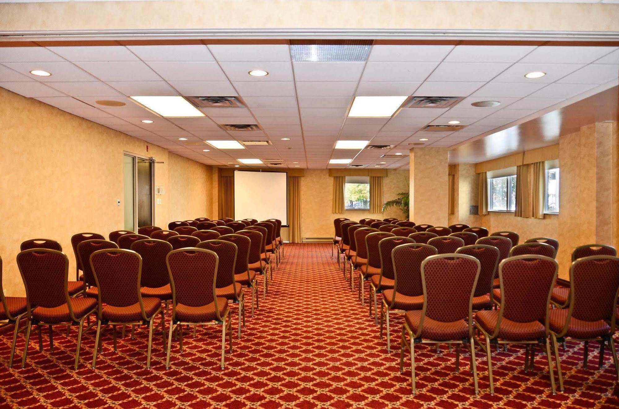 Best Western Plus Ottawa Downtown Suites Экстерьер фото